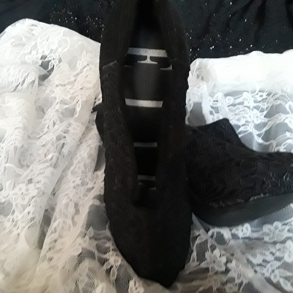 DRESS SHOES - Picture 3 of 3